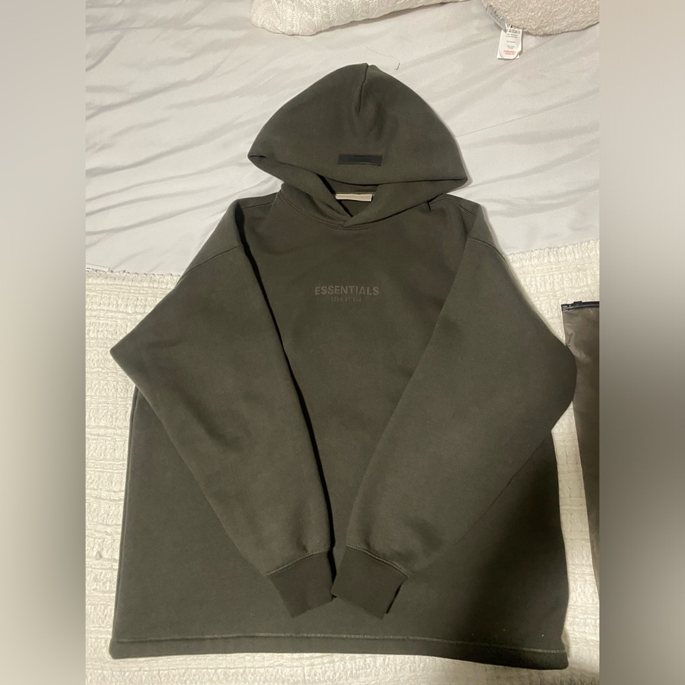 Essential relaxed hoodie